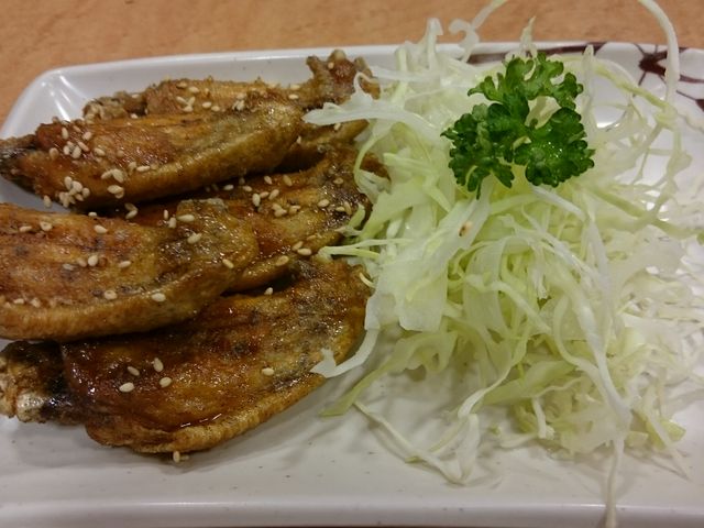 H悾łȂALxcłBƂԂɐHׂĂ܂܂B_VEwVX