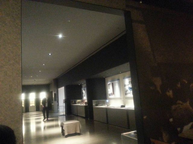 ����������������A�����ٓW������������B�e_������w������