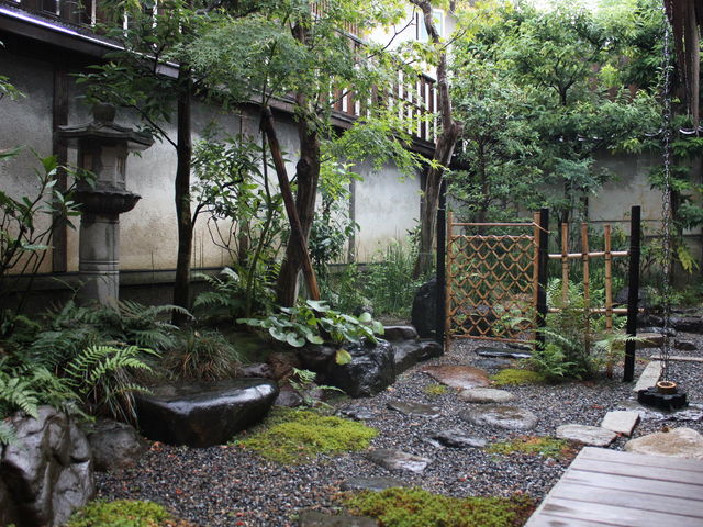 ̎ʐ^łB΂ŁA{Ɠ͋̕C܂B_sђ