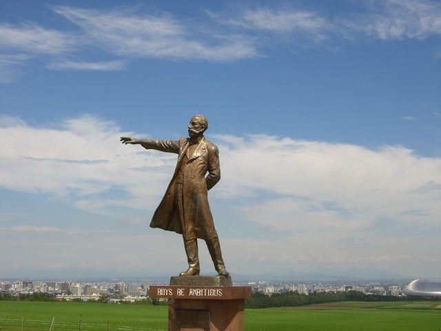 �L���B�e�̍��ԂɁA�����ł��B��܂��B_�����ۂ�r���u�W�]��