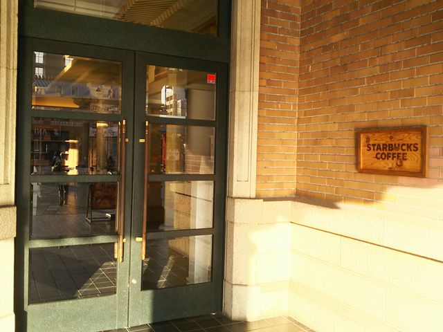 䂸̃X^[obNXR[q[ JRޗǉwwɓX̓eʐ^1