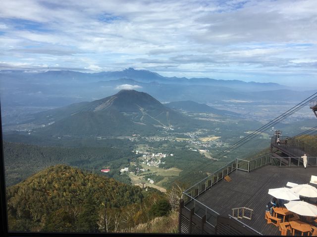 �\���e���X�J�t�F����̌i�F�B�\���e���X�B_�����}�E���e�����]�[�g