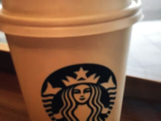 �}�������񂳂�̃X�^�[�o�b�N�X�E�R�[�q�[ ���É��A�s�^���v��X�̓��e�ʐ^1