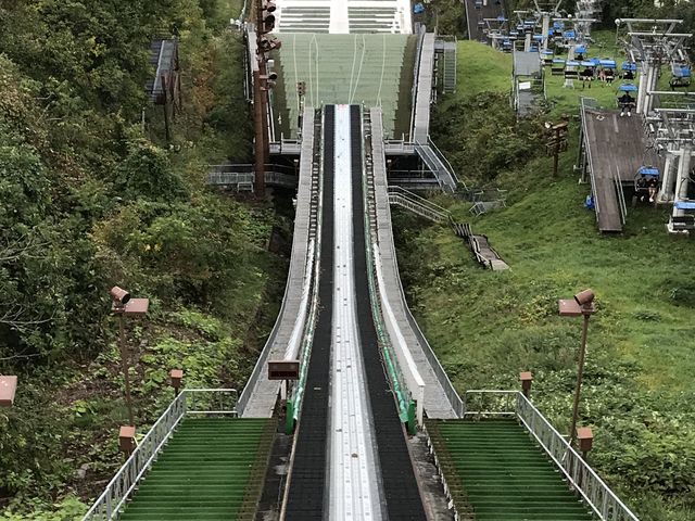 �W�����v��̐^�ォ��B�e�I���ی���ƍ����ă]�N�b�Ƃ���
���͂�����_��q�R�W�����v���Z��