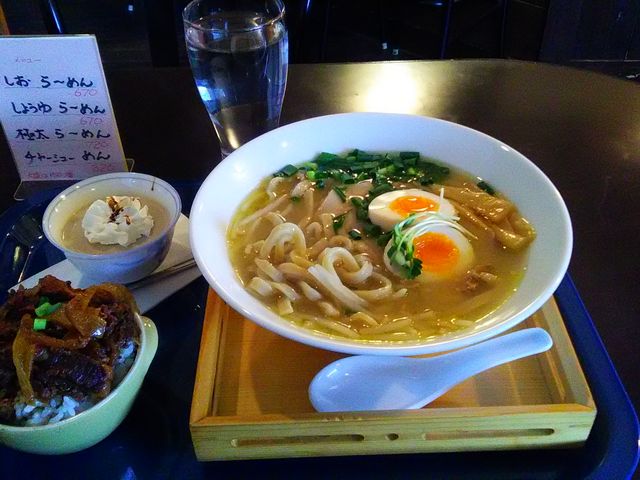 [BˁBZbgBZbg𗊂ނƗmH̍cĂ̂܂B_{h[