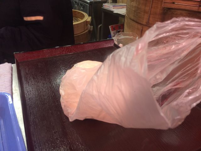 �r�j�[���ɓ���ă|���Ɠn����܂��B_�u�^�܂�̍]�ː�