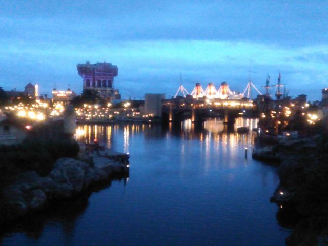 肻Ȃ̂rDrDRrA̓eʐ^1