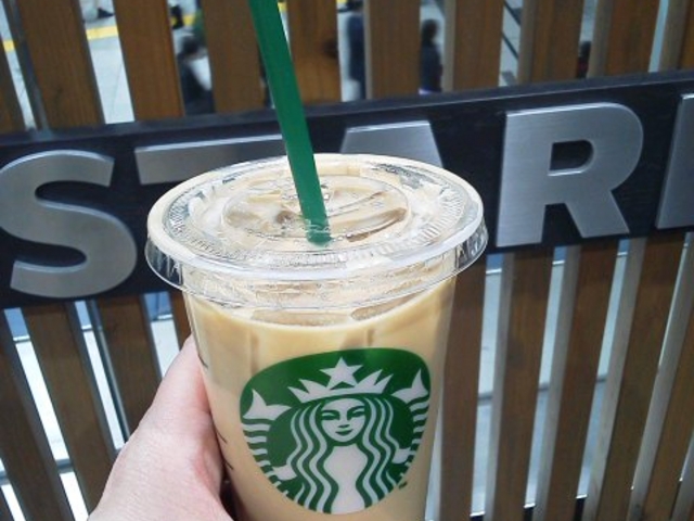 ayukononi����̃X�^�[�o�b�N�X�E�R�[�q�[ JR���C �i��w�X�̓��e�ʐ^1