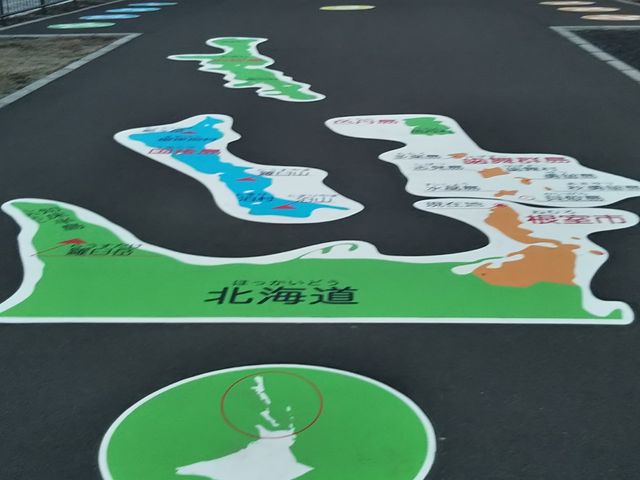 �k���̓y�ɂ���_�[���z��