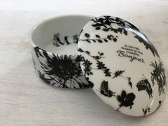 n[oEEt[E|[Z[c@che'rieiVF[j̎ʐ^2