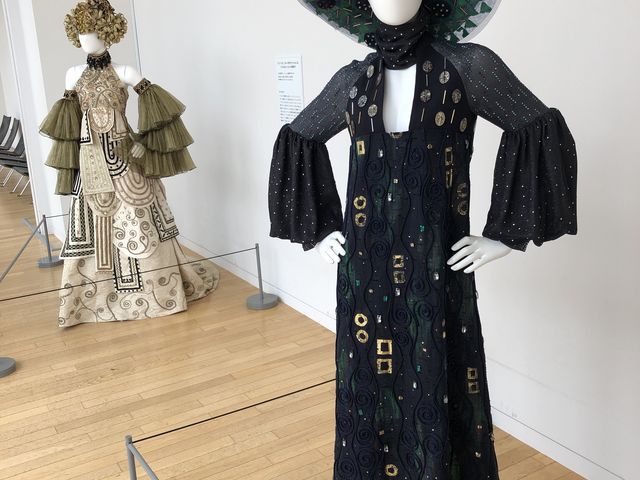 �N�����g�̊G�ɂ��Ȃ�ō��ꂽ�ߑ�_�����V���p��