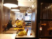 \tgȏS 56΂̃T}NJtFrܓXiCHOCO CRO SAINTMARC CAFEj̓eʐ^1