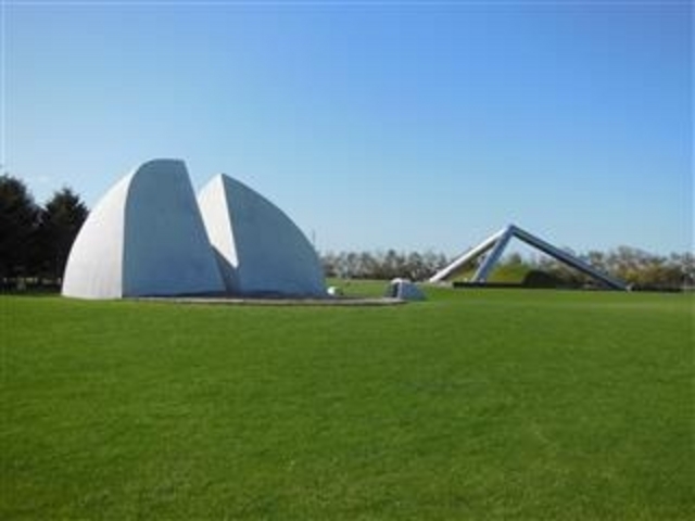 �u��O�̃~���[�W�b�N�V�G���Ɖ��̃e�g���}�E���h�v_���G��������