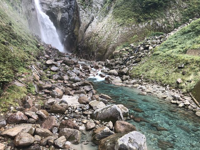 ���̐��͓����ʂ��ĂĂт�����ł��B_�̖���