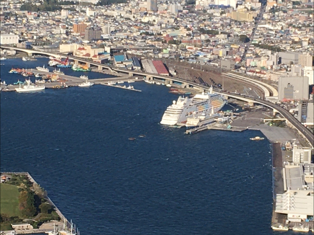 ����@���A���D�̉��ɃN���[�Y�q�D_���َR