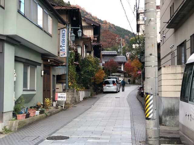 ���㉷��1�i���c�����򑤂���a������ʂɑ�������X�̐Ώ�̒ʂ���B�e�j_���㉷��