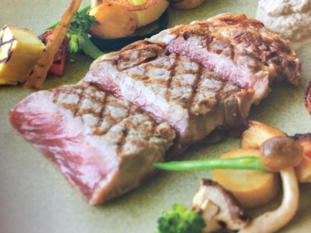 �u���b�N�A���K�X���̃O����
�S�{�E�̃N�[���[�ƋG�߂̖�ؓY��_�󑐓����z�e���@SEASON'S�@RESTAURANT�@��V��