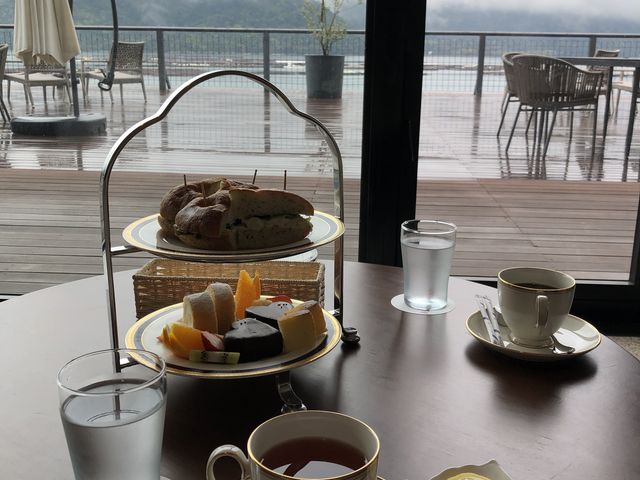 �Ί݂ɋ{��_���|�O�����h�z�e��