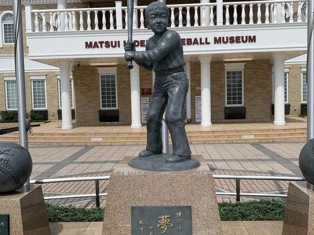 �c�����̏��䂪����������Ă���܂��B_����G��x�[�X�{�[���~���[�W�A��