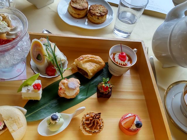 ڂ{[܂BXR[͏ĂĂoĂ܂B_Jze