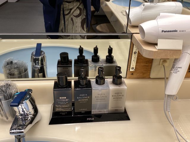 �A���j�e�B�B�t�F�C�X�ƃw�A�֌W�B_����������