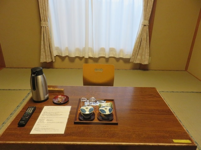 �q��_�F�v�{����