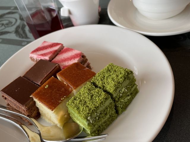 �f�U�[�g_�_�C�����C�l�b�g�z�e���a�̎R