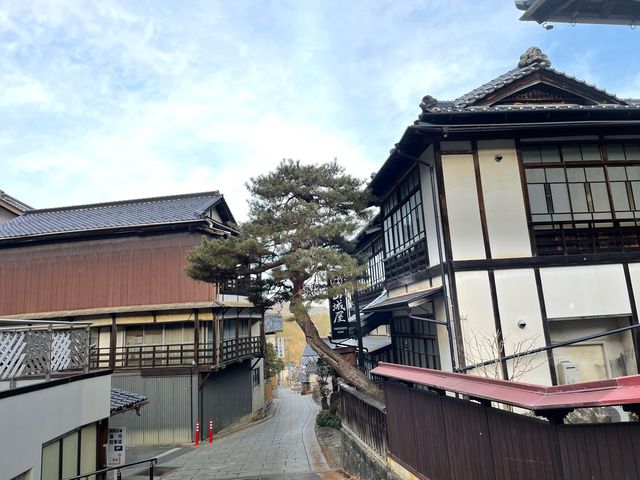 �L�����̑O_�c�򉷐�