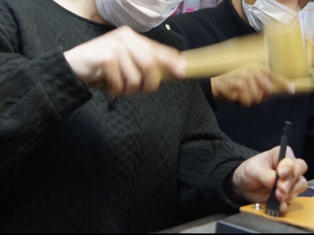 �ؒƂŃt�H�[�N��H��̓����܂��������Ăăg���g���@���āA�i�C�����������v���͂ɂ���܂���_Pimu Factory�v�׍H����