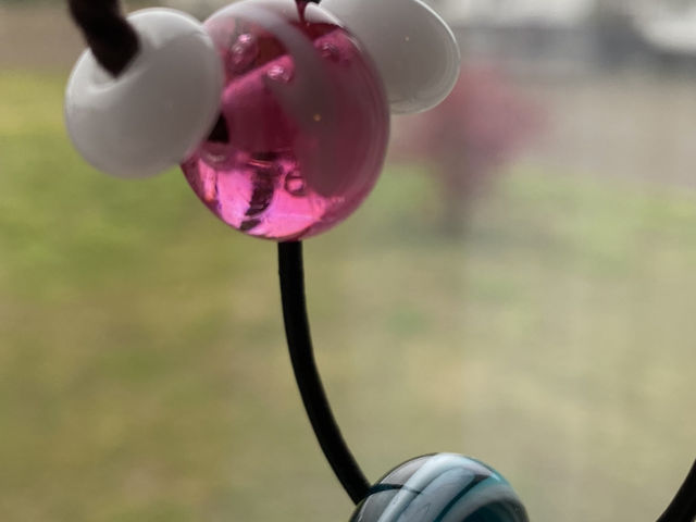 �u���X���b�g�́A�����D���ȃs���N�B
�`���[�J�[�́A���̍D���ȃA�N�A�}�������C���[�W���āB_�q�~�E�Ƃ�ڋʍH�[�EMABO