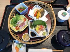 �Ƃ������JR��B�X�e�[�V�����z�e�����q�ւ̓��e�ʐ^1