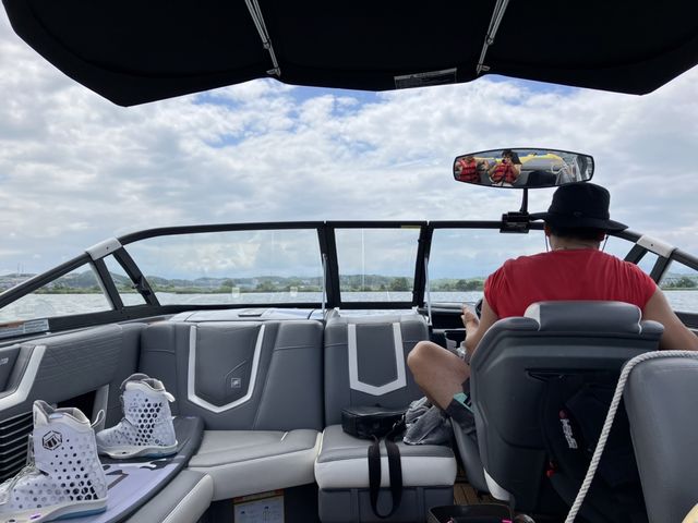 �{�[�g�ɏ���Đ�̐^�񒆂܂ōs���܂��I_�o���X�e�B�b�N