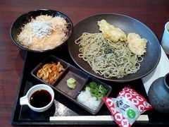 �܂������̖q�V���T�[�r�X�G���A�i����j�ւ̓��e�ʐ^1