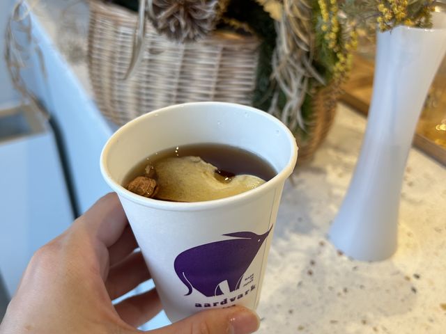 AɃhNeCNAEg_aardvark tea Astand