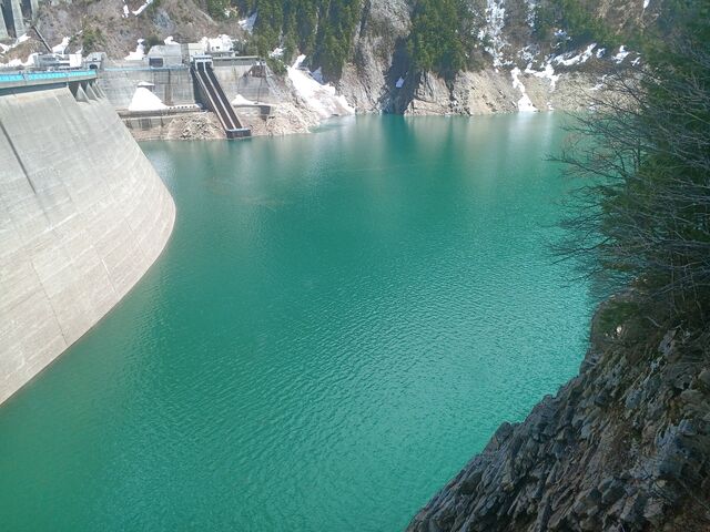 �ߌ�̍����΂́A���F�����ŌߑO�Ə����Ⴄ�O���[��_������