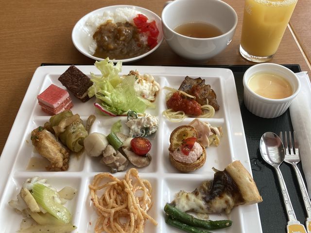 �������H�ׂ�邾���Ƃ�܂����I_�z�e���@���F���f