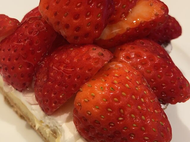 �f�U�[�g�B
�~�j�P�[�L�ł͂Ȃ��A1�J�b�g�ŏo���Ă���܂��B_�z�e�����B�X�L�I���