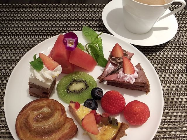 �X�g���x���[�����`�u�b�t�F�@�f�U�[�g�t���[�c�n_ANA�N���E���v���U�z�e���D�y