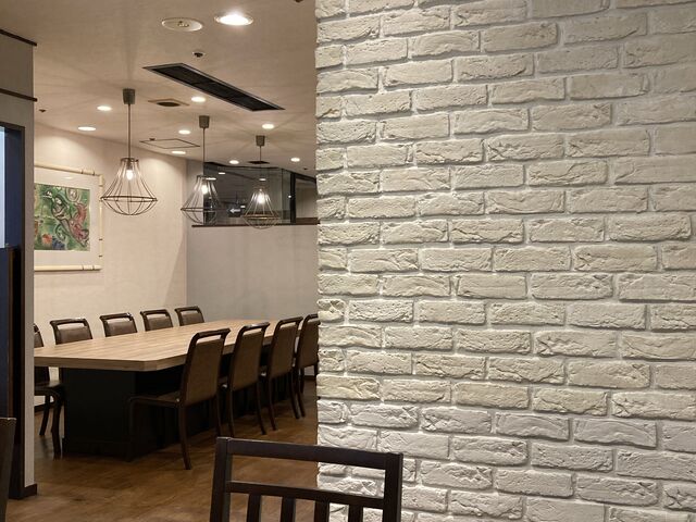 �Y��ȓX��_�z�e���E�B���O�C���^�[�i�V���i�����É�