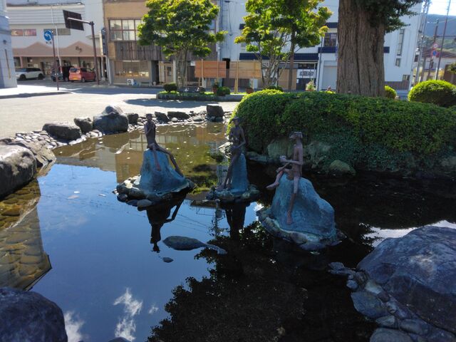 �w�O�ŃJ�b�p���o�}���Ă���܂��B_����s�ό��ē���