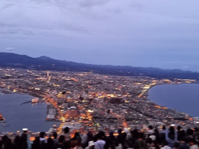 ������Ƃڂ��Ă��܂����A��O�̐l�X�͂ق�̈ꕔ�ł��B_���َR�W�]��