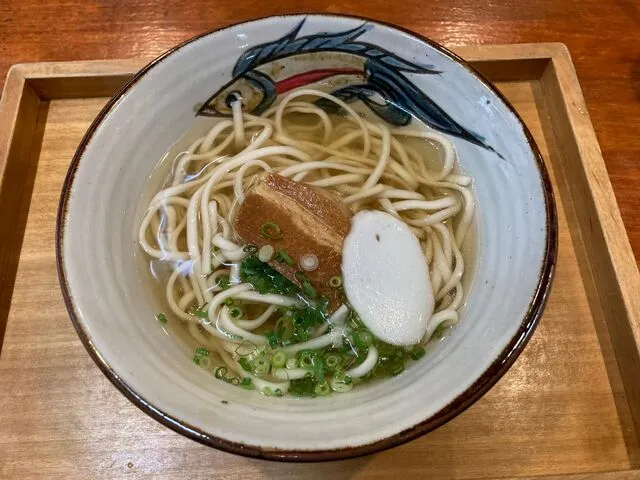 沖縄本島の郷土料理・沖縄そば（ソーキそば）