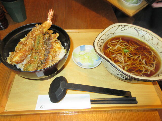 }ReB[̂΋ ꐬ ICHINARU̓eʐ^1