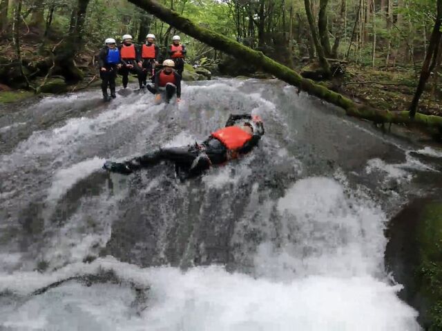 ���牡�ɃS���S��_LAND EARTH (�����h�A�[�X)