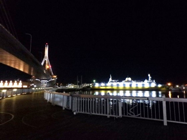 �X�s�̖�i_����A�E�g�h�A�Z���^�[(�X)