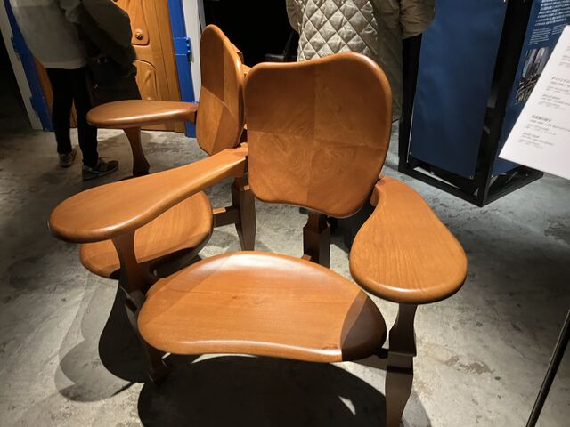 �֎q_NAKED meets �K�E�f�B�W