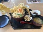 4�l�̂��[����񂳂�̃}�����e���X�����⃌�X�g�����i������񂢂������j�̓��e�ʐ^1