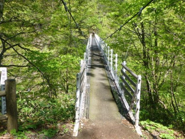 滝・吊り橋と山小屋 hqdefault.jpg