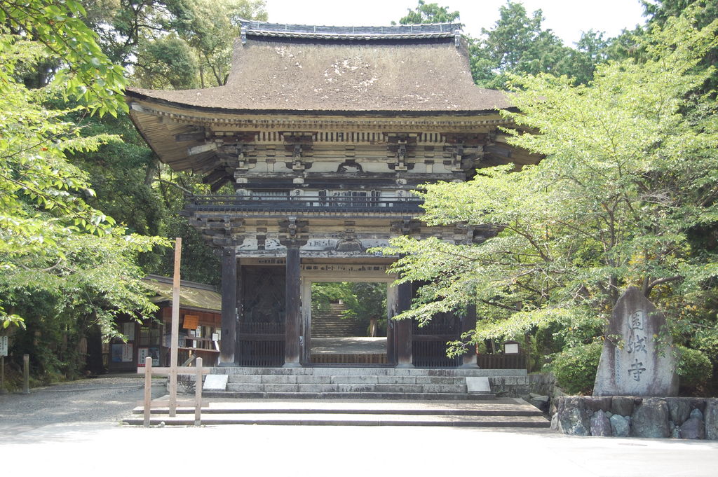 三井寺(園城寺)金堂