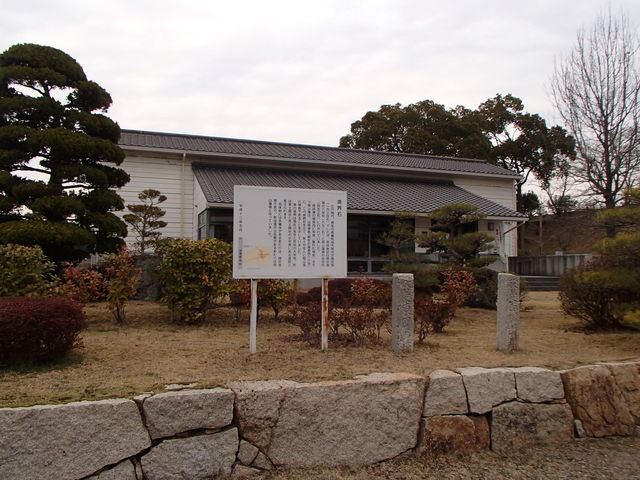 �q�~�s�^���ӂ邳�Ɨ��j��